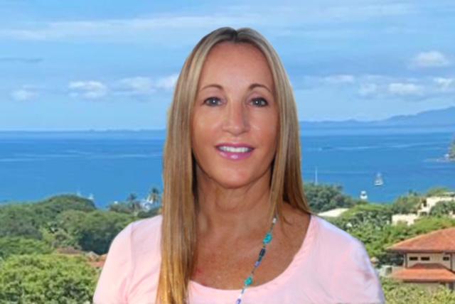 Lisa Farrell, Costa Rica real estate agent